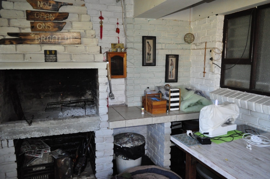 6 Bedroom Property for Sale in Wavecrest Eastern Cape